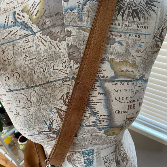 Latico Callie Crossbody - Picture 5 of 9